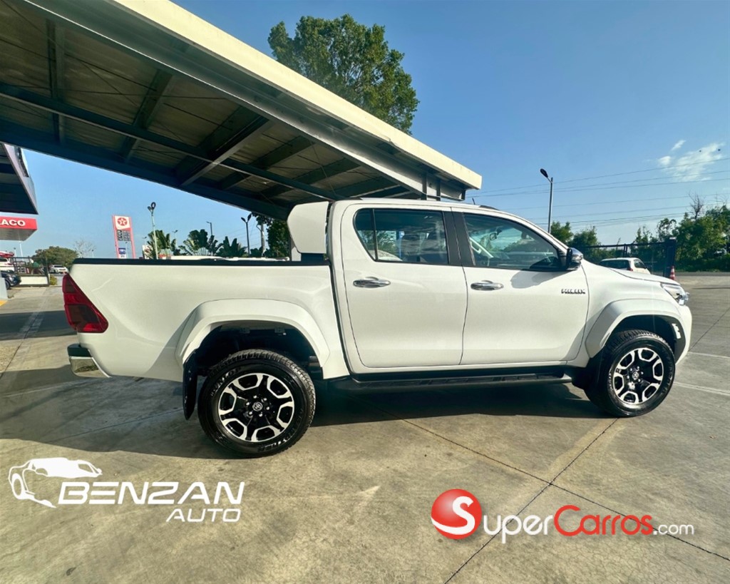 2027 Toyota Hilux — foto 4 / 9