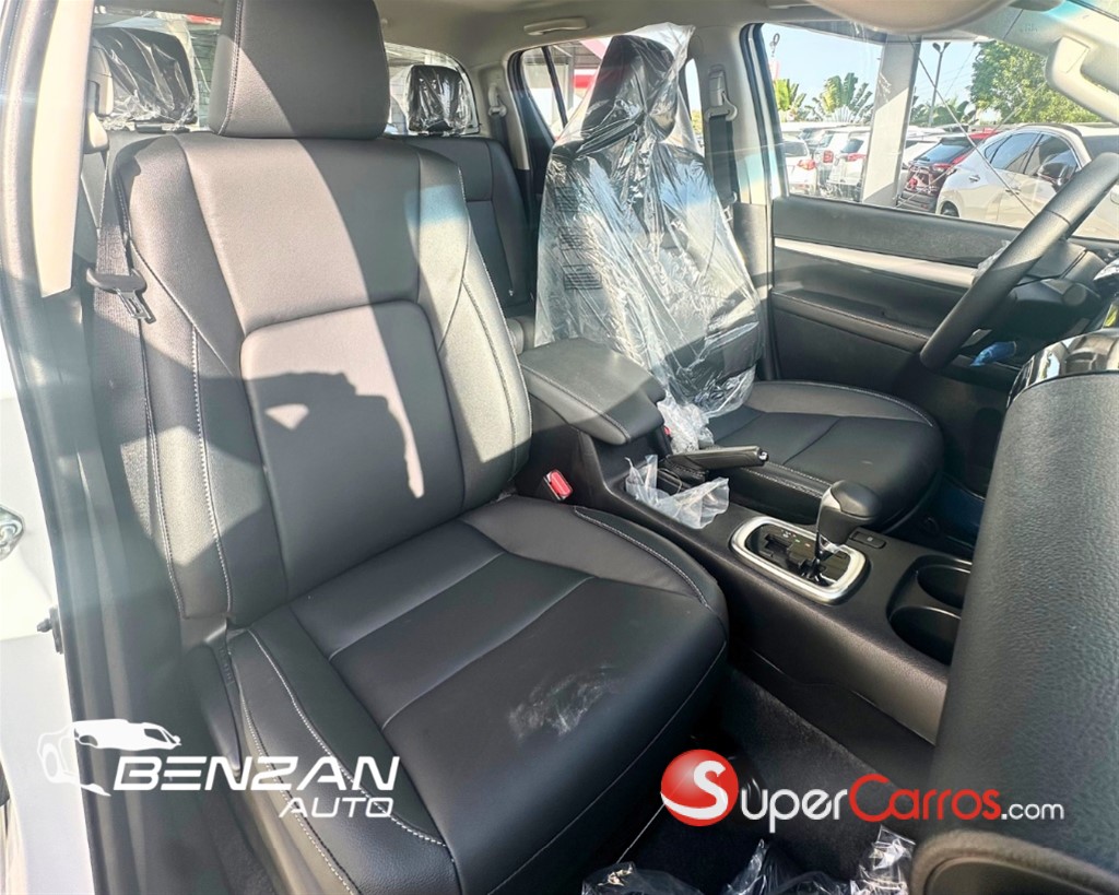 2027 Toyota Hilux — foto 7 / 9