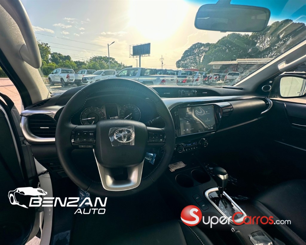 2027 Toyota Hilux — foto 9 / 9