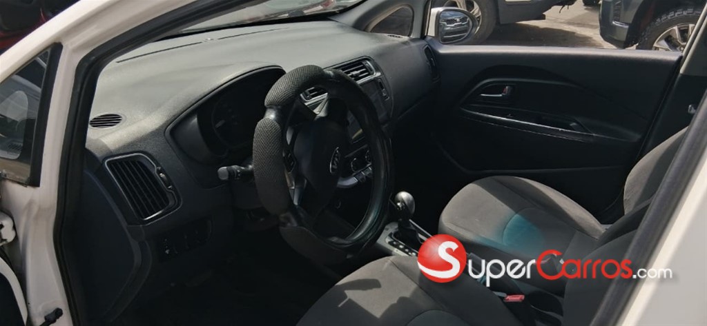 2017 Kia Rio — foto 3 / 8