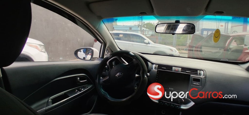 2017 Kia Rio — foto 6 / 8