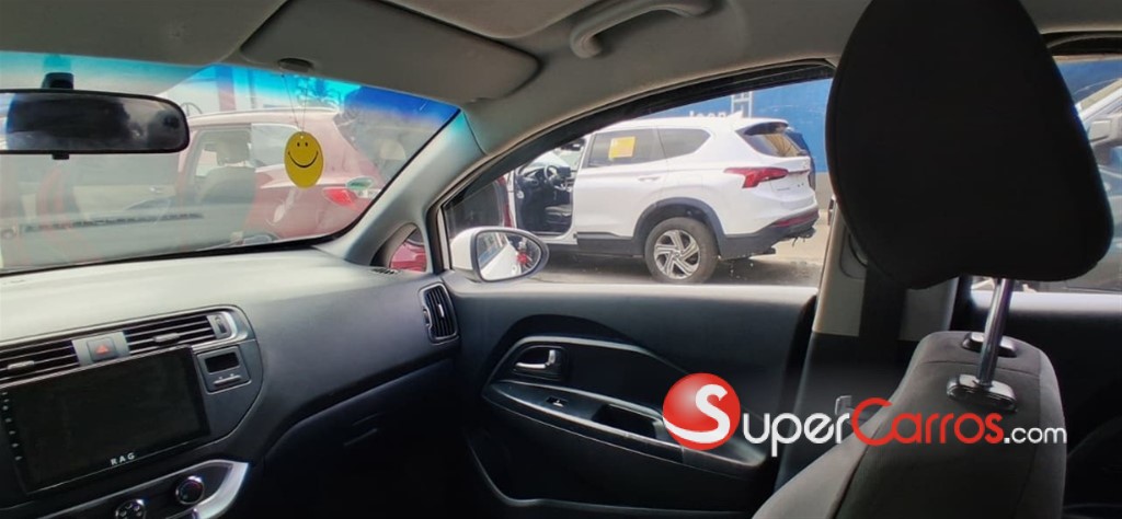 2017 Kia Rio — foto 8 / 8