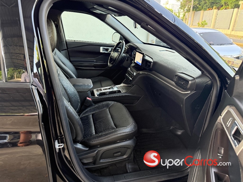 2020 Ford Explorer XLT — foto 8 / 12