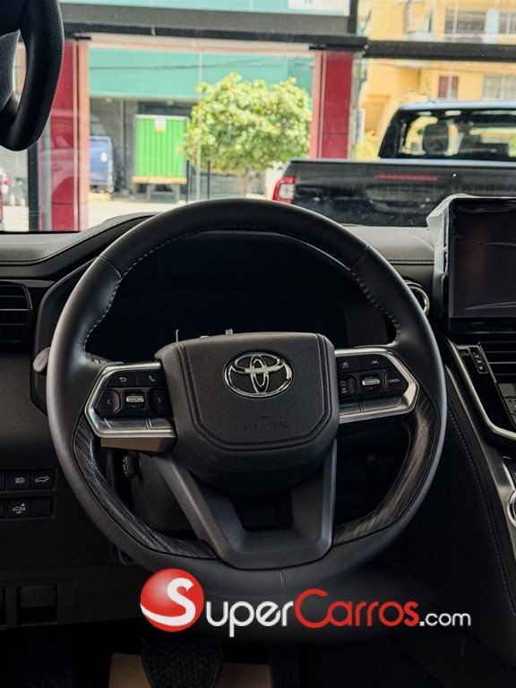 2027 Toyota Land Cruiser 300 ZX Hybrid — foto 11 / 12