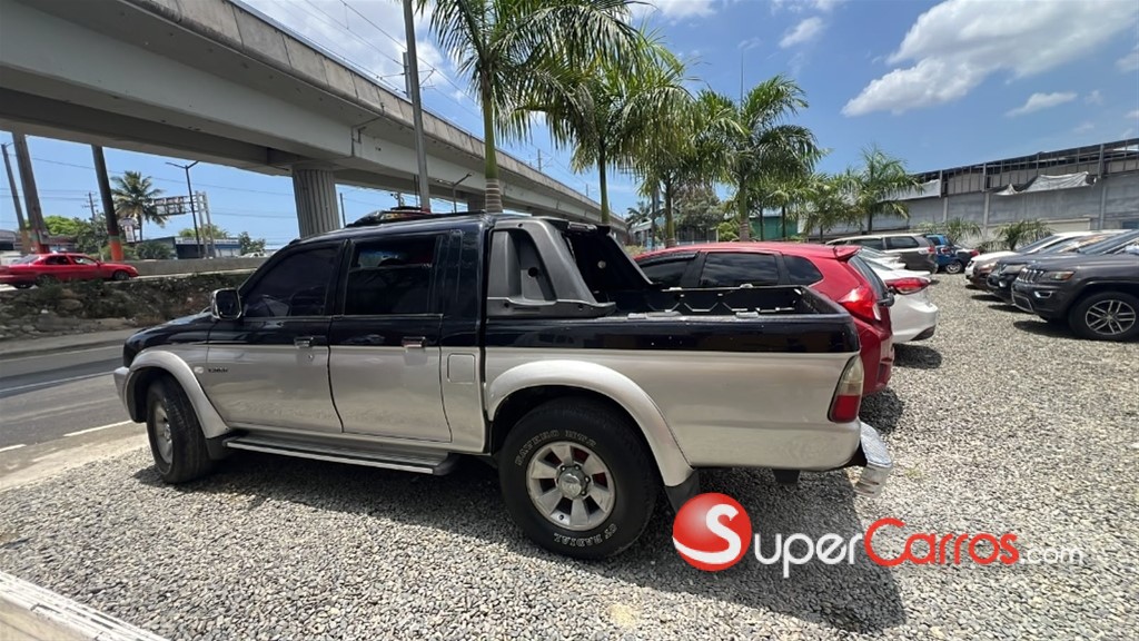 2005 Mitsubishi Motors L 200 — foto 6 / 8