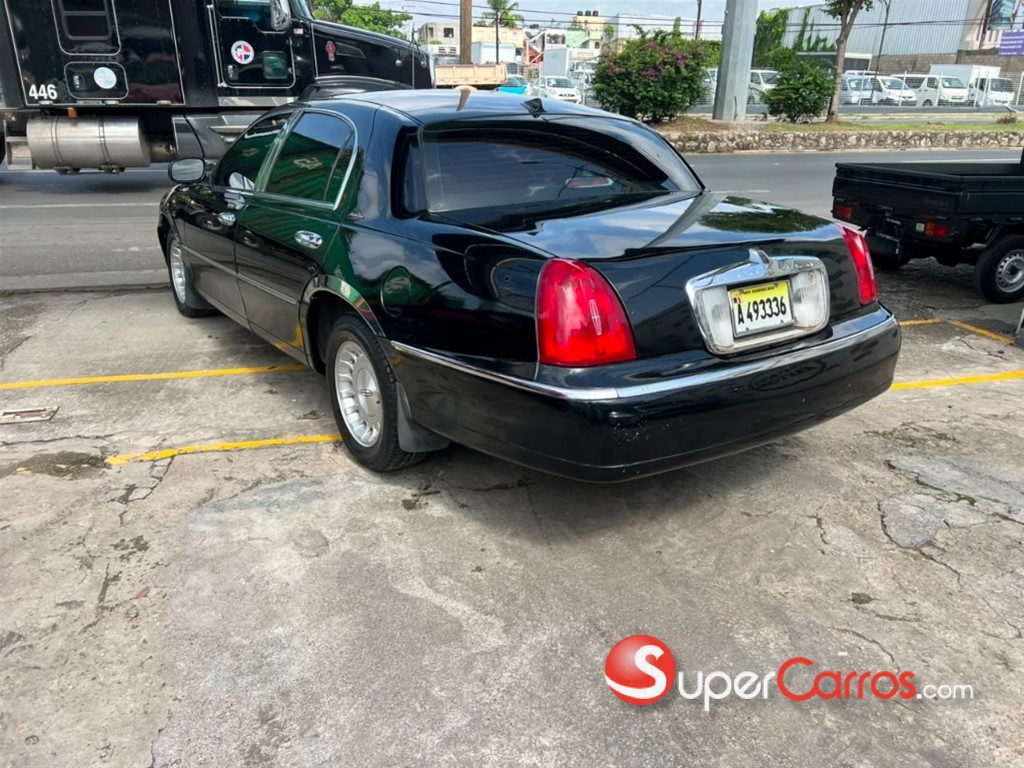 2001 Lincoln Town Car — foto 9 / 11