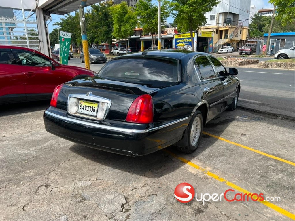 2001 Lincoln Town Car — foto 10 / 11