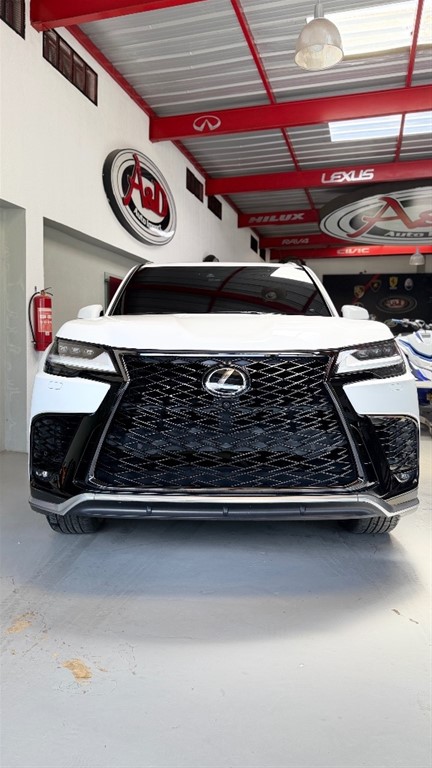 2023 Lexus LX 600 F Sport — foto 11 / 12