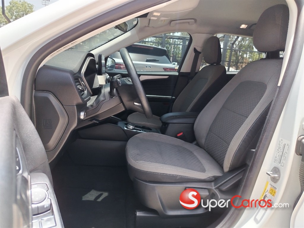 2022 Ford Escape — foto 9 / 12