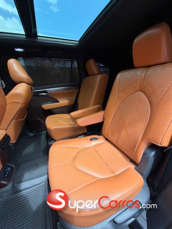2020 Toyota Highlander Platinum — foto 7 / 12