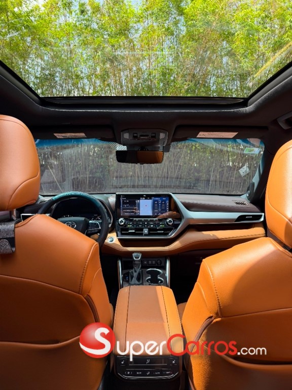 2020 Toyota Highlander Platinum — foto 8 / 12