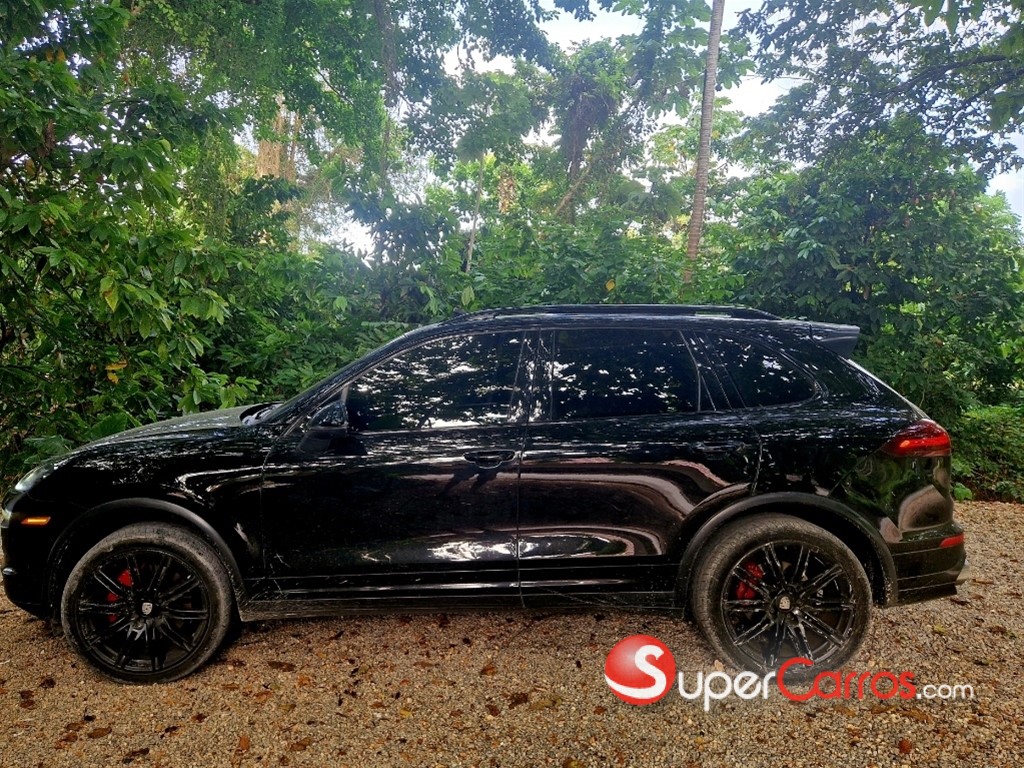 2016 Porsche Cayenne — foto 2 / 12