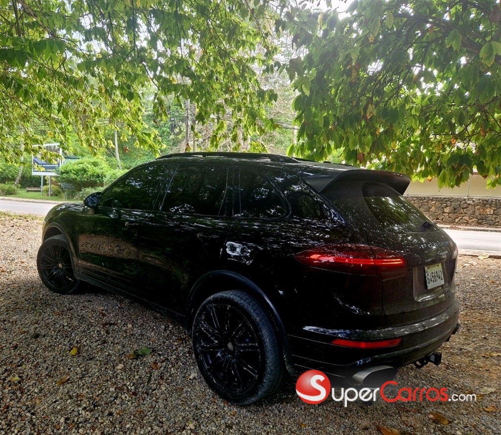 2016 Porsche Cayenne — foto 3 / 12