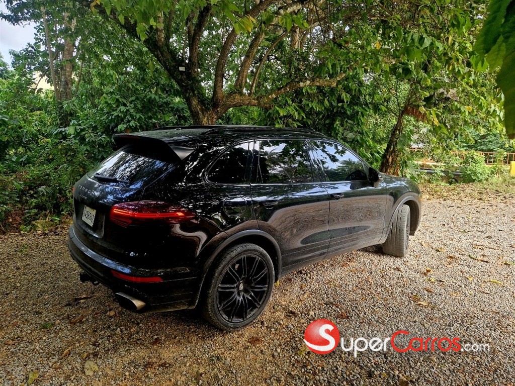 2016 Porsche Cayenne — foto 5 / 12