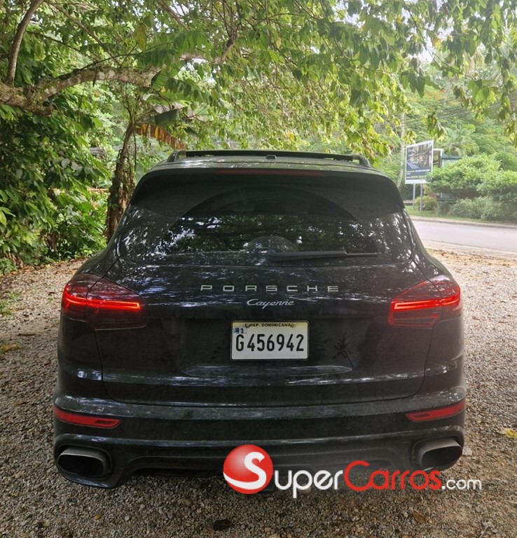 2016 Porsche Cayenne — foto 6 / 12