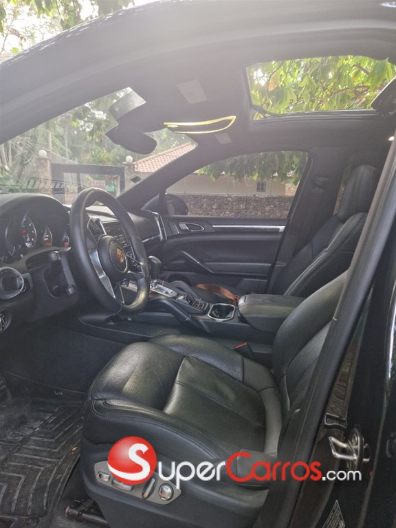 2016 Porsche Cayenne — foto 12 / 12