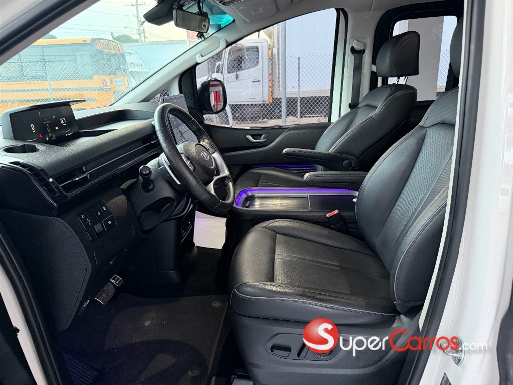 2022 Hyundai Staria — foto 7 / 11