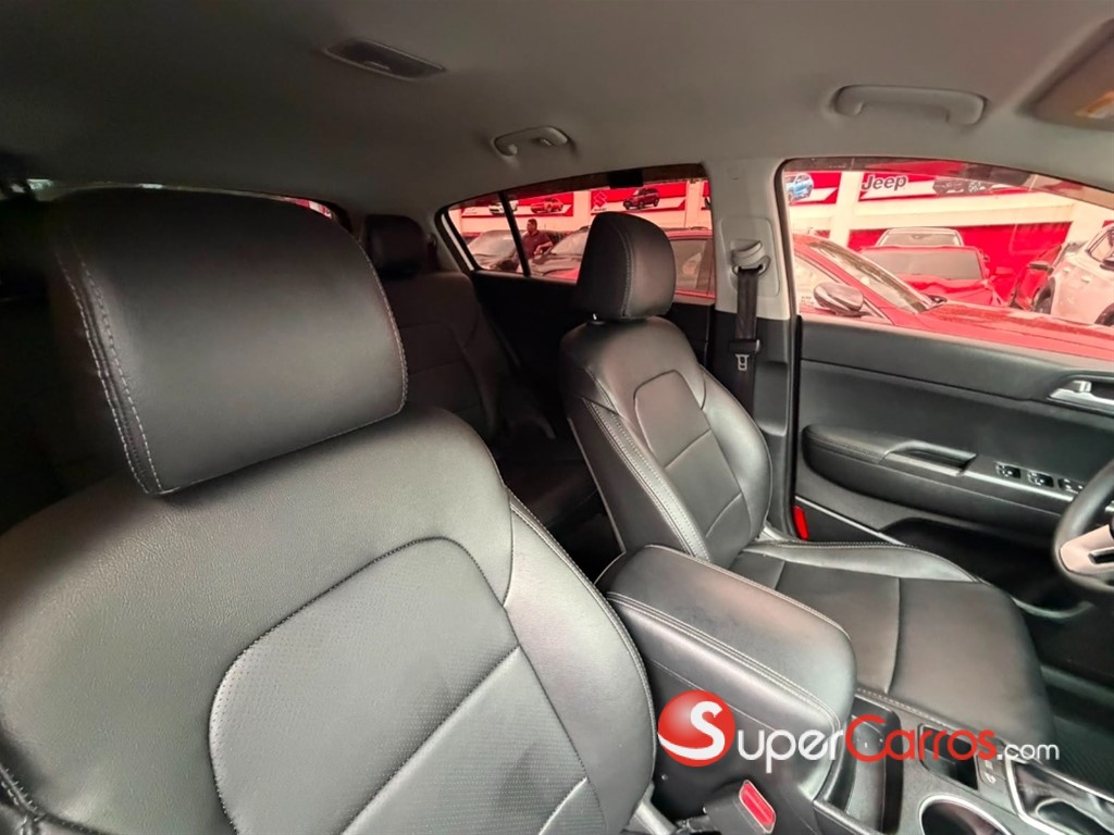 2020 Kia Sportage LX — foto 8 / 9