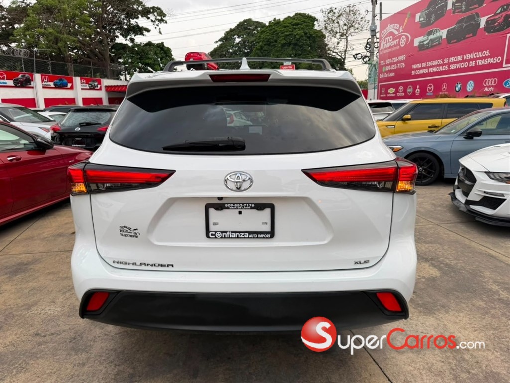 2022 Toyota Highlander XLE — foto 4 / 12