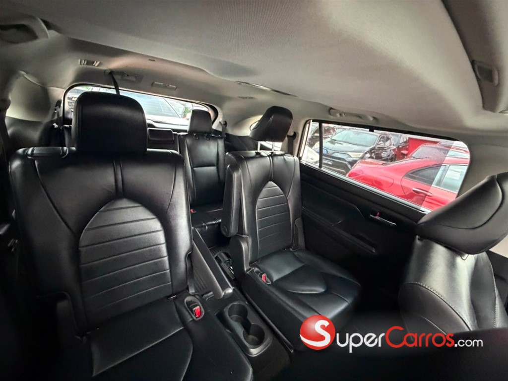 2022 Toyota Highlander XLE — foto 8 / 12