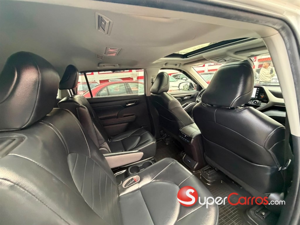 2022 Toyota Highlander XLE — foto 10 / 12