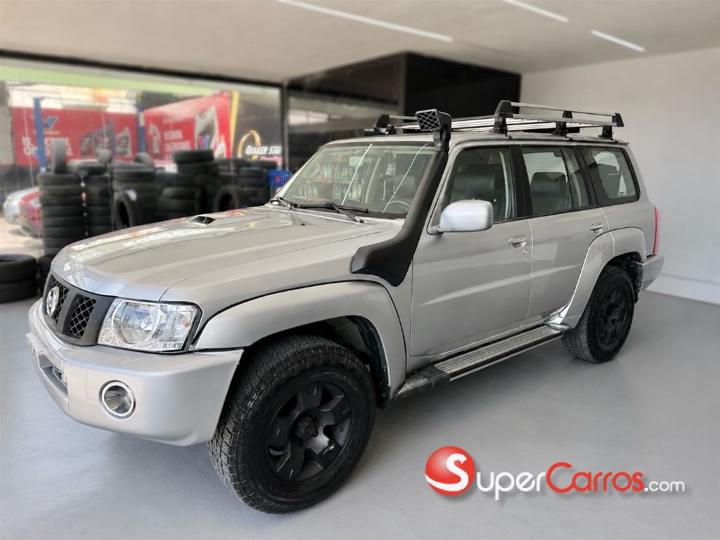 2011 Nissan Patrol GRX — foto 2 / 10