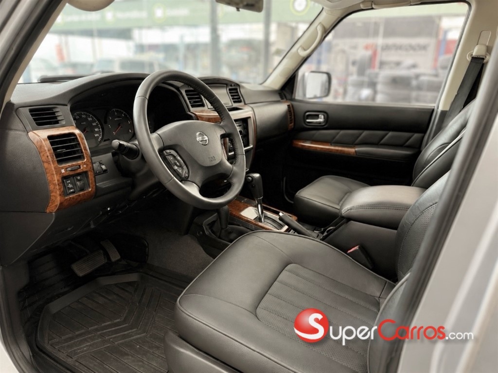2011 Nissan Patrol GRX — foto 7 / 10