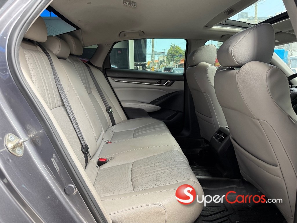 2018 Honda Accord Touring 2.0T — foto 6 / 9