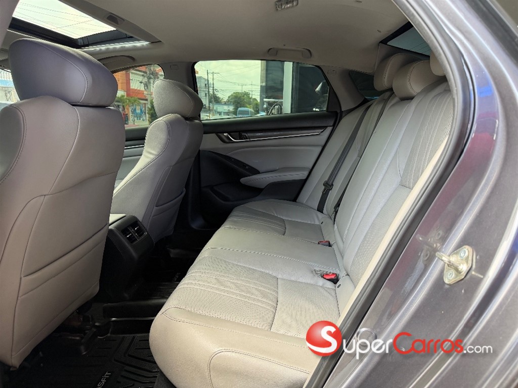 2018 Honda Accord Touring 2.0T — foto 7 / 9
