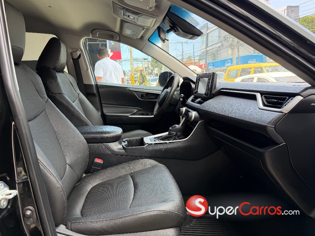 2022 Toyota RAV4 LE — foto 4 / 8