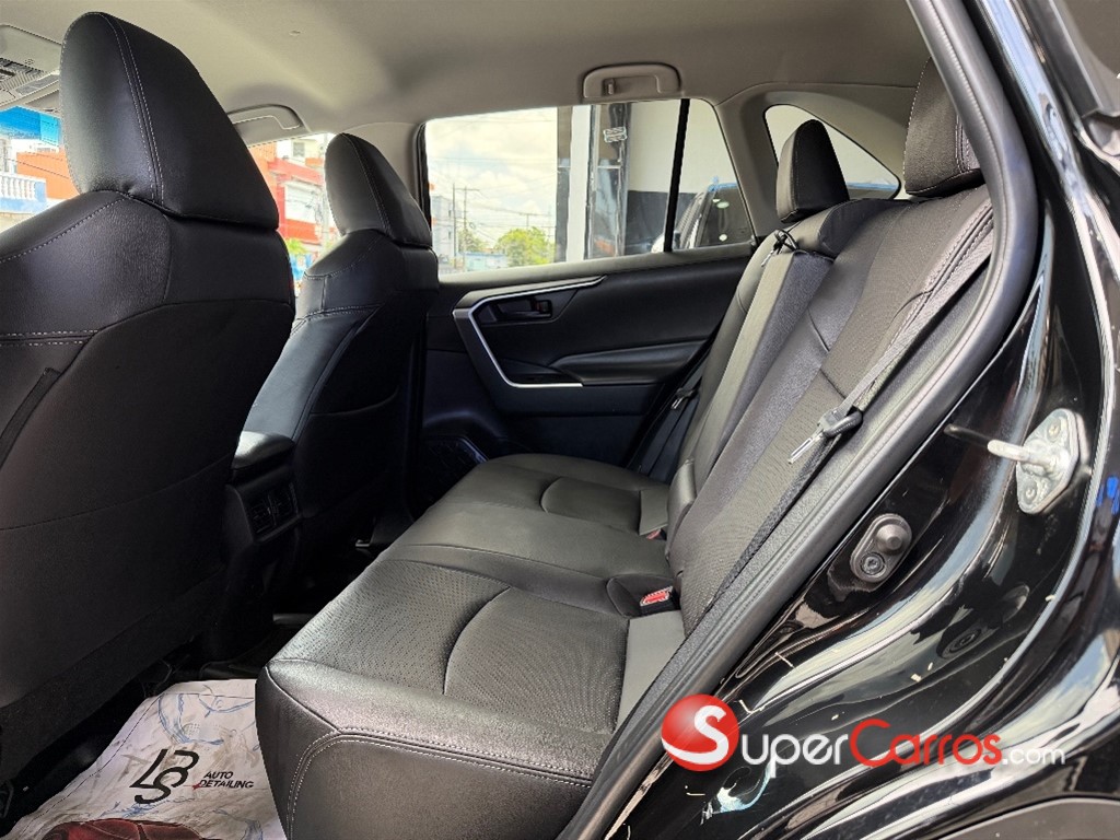 2022 Toyota RAV4 LE — foto 5 / 8
