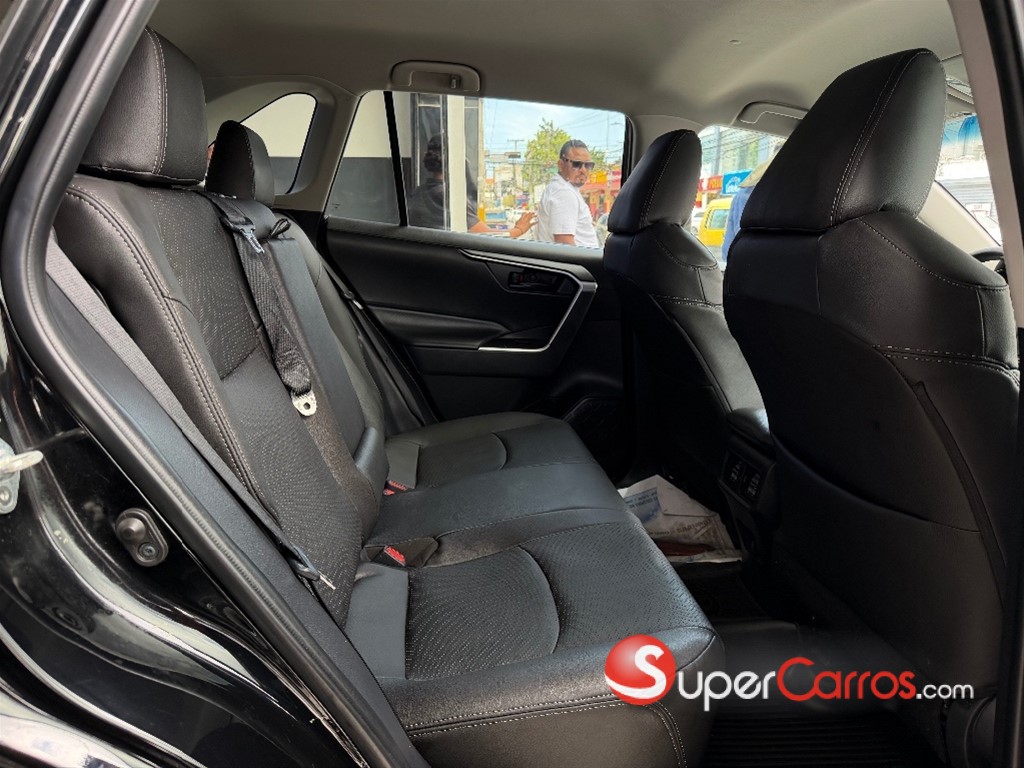 2022 Toyota RAV4 LE — foto 6 / 8