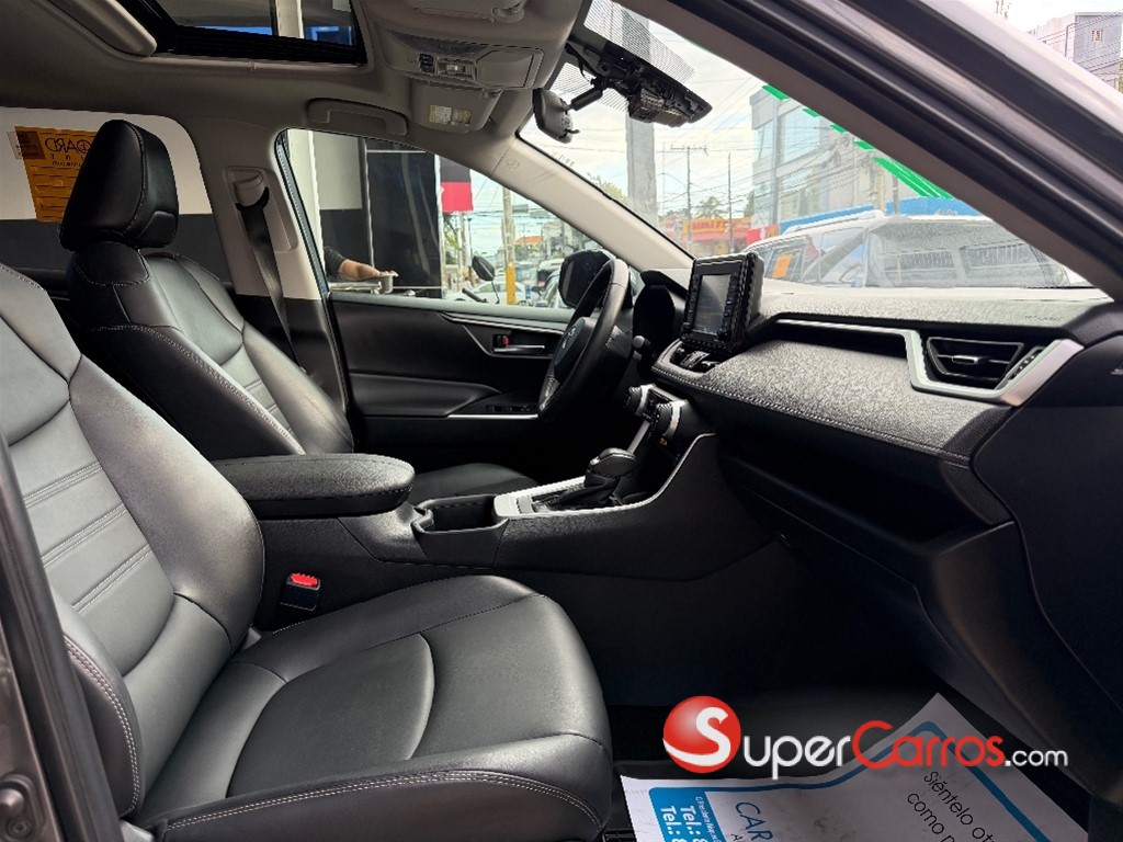 2022 Toyota RAV4 XLE Premium — foto 4 / 9