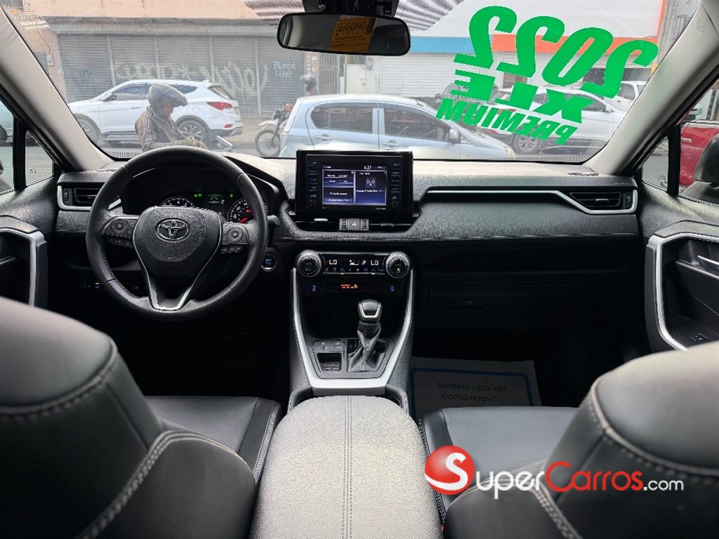 2022 Toyota RAV4 XLE Premium — foto 5 / 9