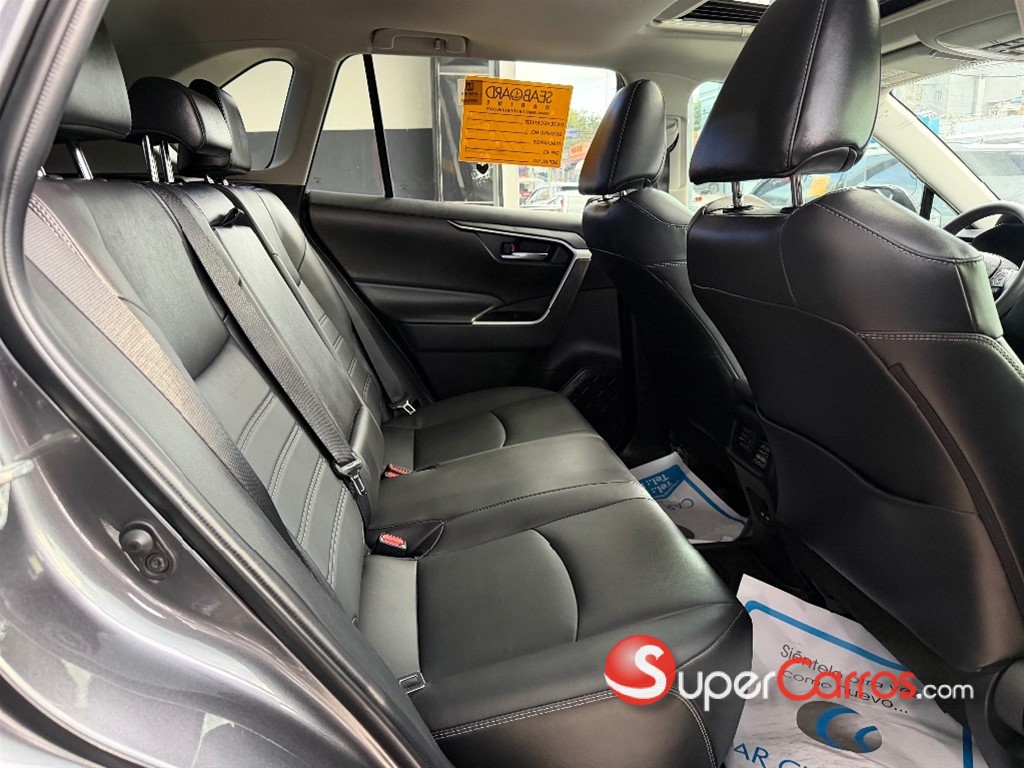 2022 Toyota RAV4 XLE Premium — foto 6 / 9