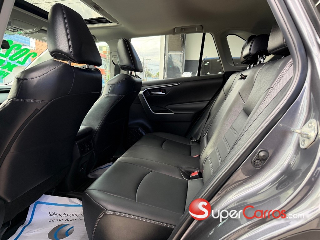 2022 Toyota RAV4 XLE Premium — foto 7 / 9
