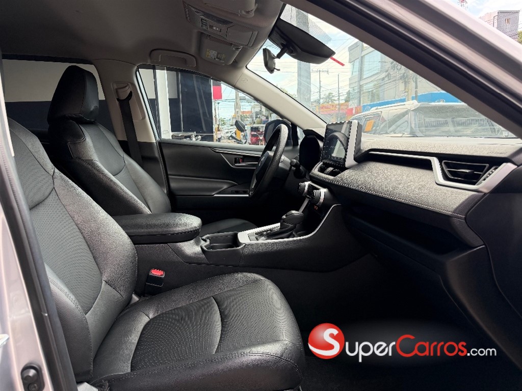 2020 Toyota RAV4 XLE — foto 4 / 8