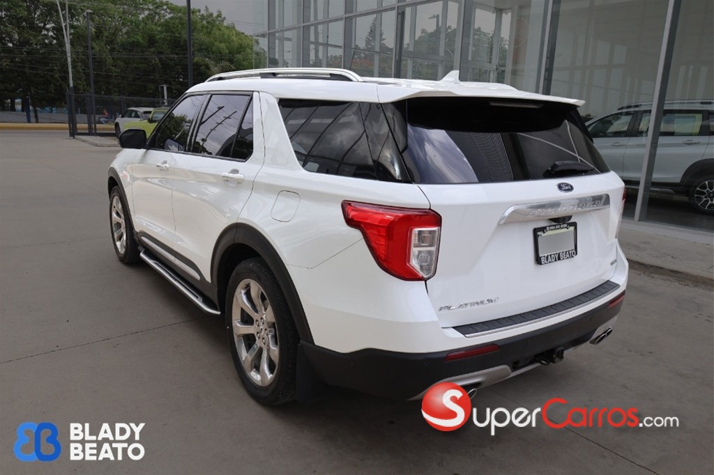 2020 Ford Explorer Platinum — foto 8 / 12