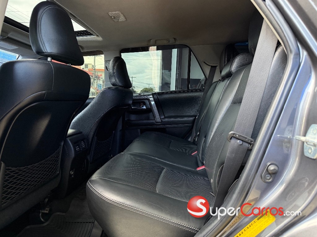 2016 Toyota 4 Runner Limited — foto 6 / 8