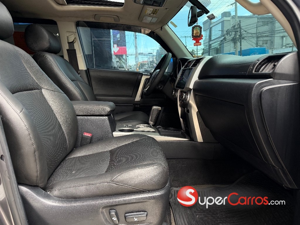 2010 Toyota 4 Runner Limited — foto 4 / 7