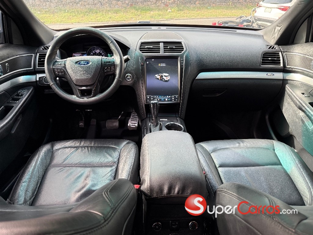 2016 Ford Explorer XLT — foto 2 / 7