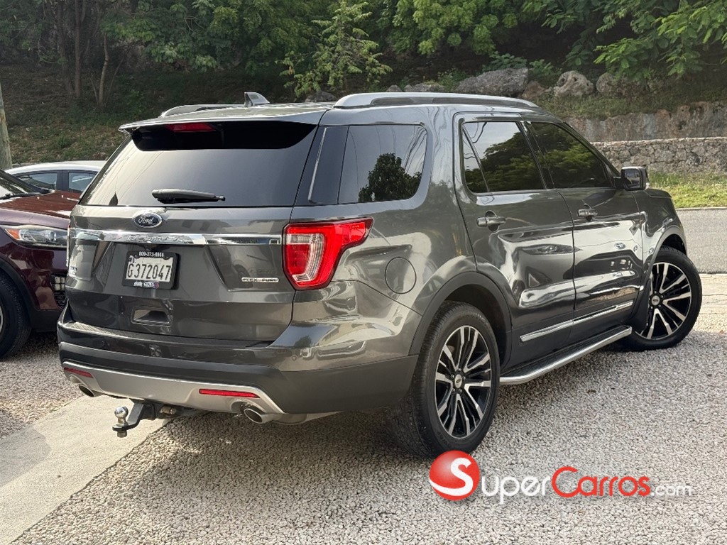 2016 Ford Explorer XLT — foto 7 / 7