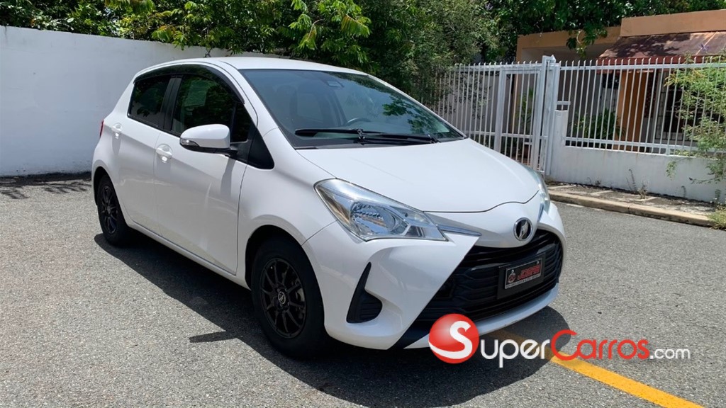 2020 Toyota VITZ — foto 1 / 11