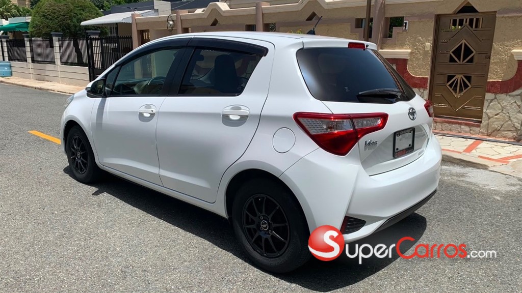2020 Toyota VITZ — foto 4 / 11