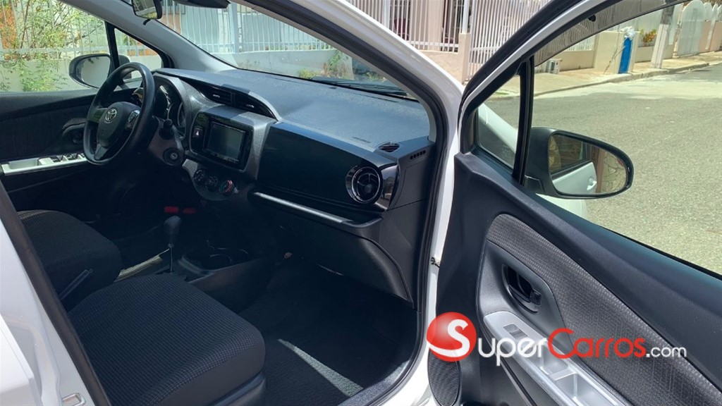 2020 Toyota VITZ — foto 7 / 11