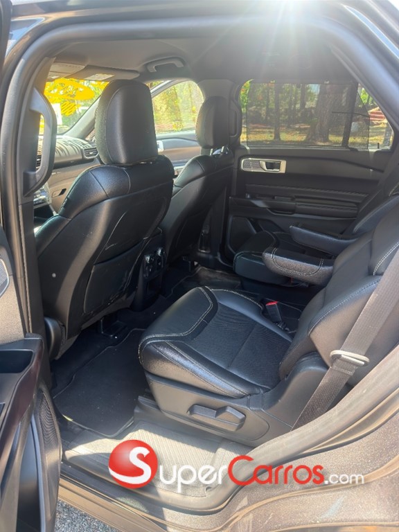 2020 Ford Explorer ST — foto 8 / 8