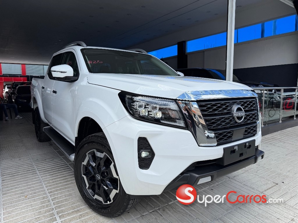 2027 Nissan Frontier LE — foto 2 / 8