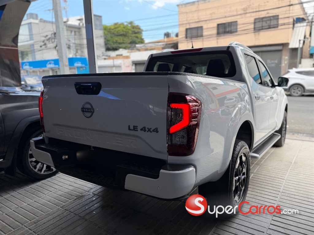 2027 Nissan Frontier LE — foto 7 / 8