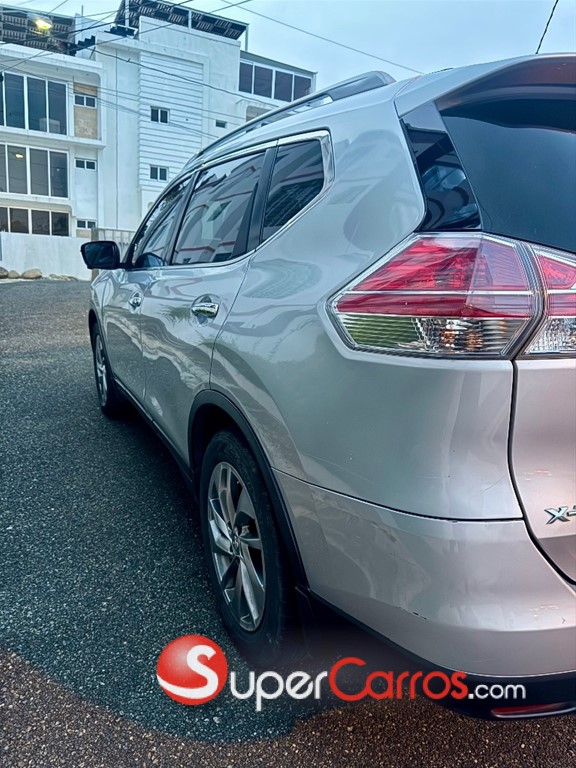 2015 Nissan X-Trail Exclusive — foto 10 / 11