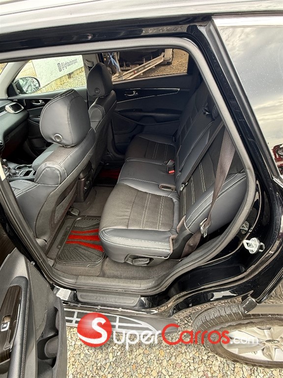 2020 Kia Sorento — foto 8 / 12